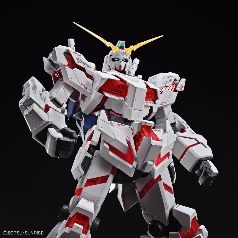 1/48 Mega Size Model Unicorn Gundam (Destroy Mode) Close Up