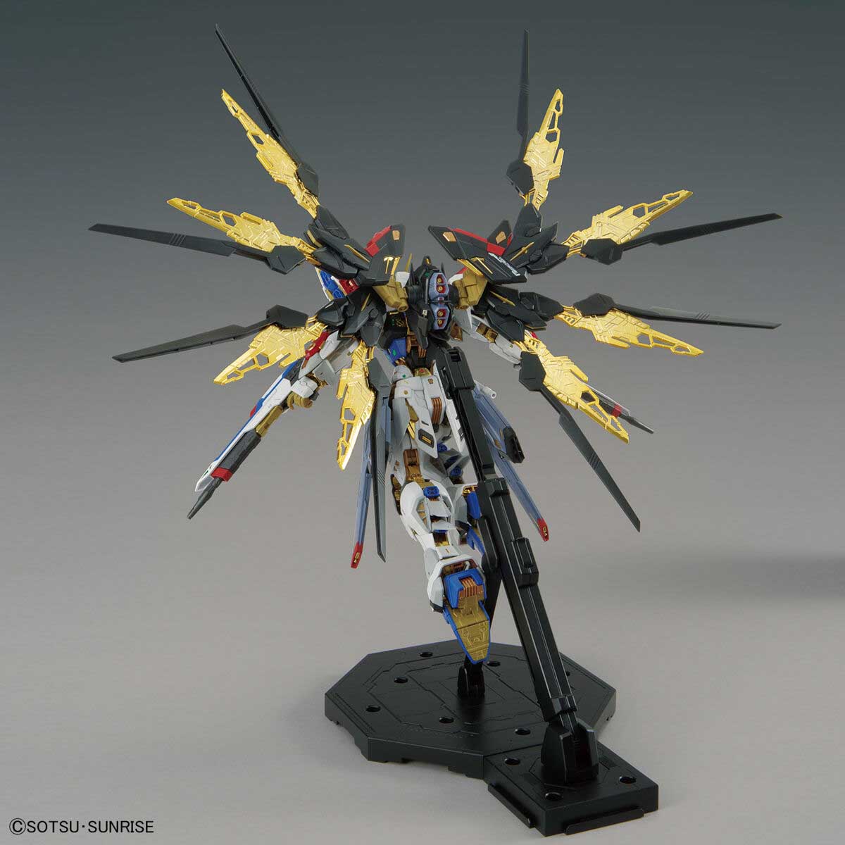 1/100 MGEX Strike Freedom