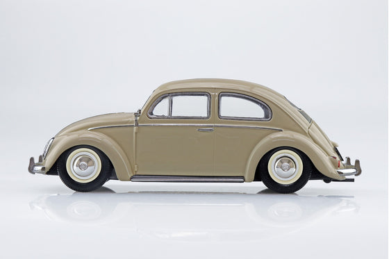 Aoshima 1/32 Volkswagen Beetle (Light Beige) SNAP KIT