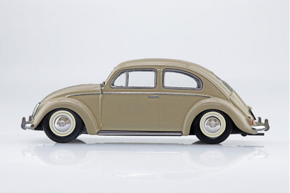 Aoshima 1/32 Volkswagen Beetle (Light Beige) SNAP KIT