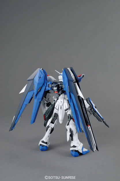 1/100 MG Freedom Gundam Ver.2.0